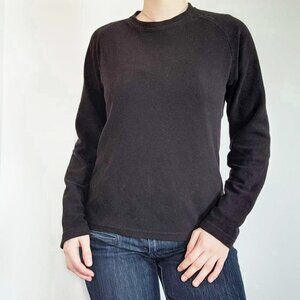Simple warm & soft black fleece crewneck for winter sports